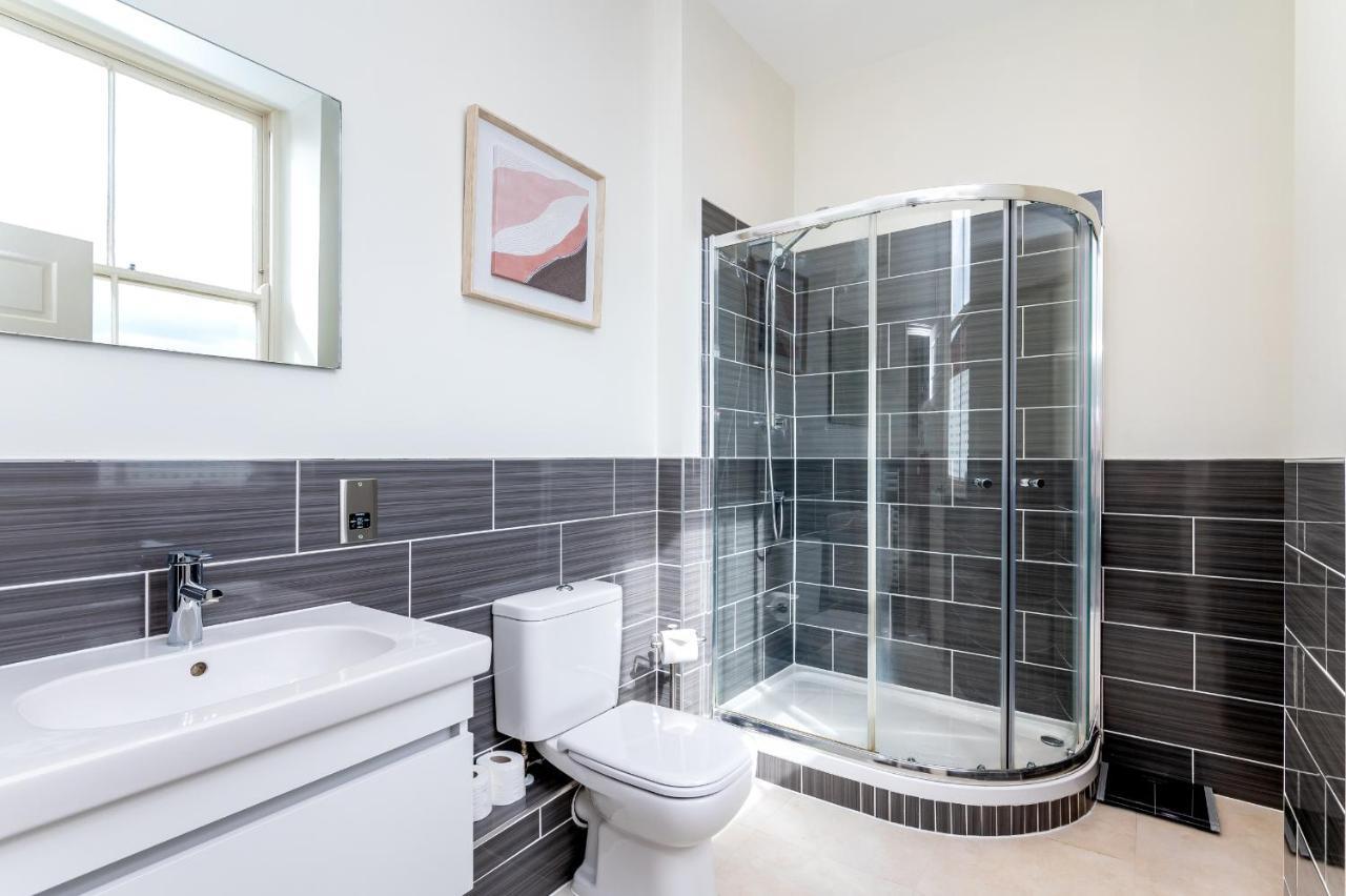 Apartemen Pass The Keys Hunter House - Spacious & Modern Duplex With Private Parking York